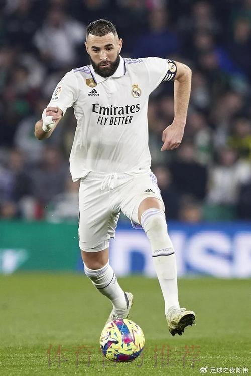 阿斯:本泽马状态不佳 引发皇马对是否引进前锋的讨论 阿斯:本泽马状态不佳 引发皇马对是否引进前锋的讨论